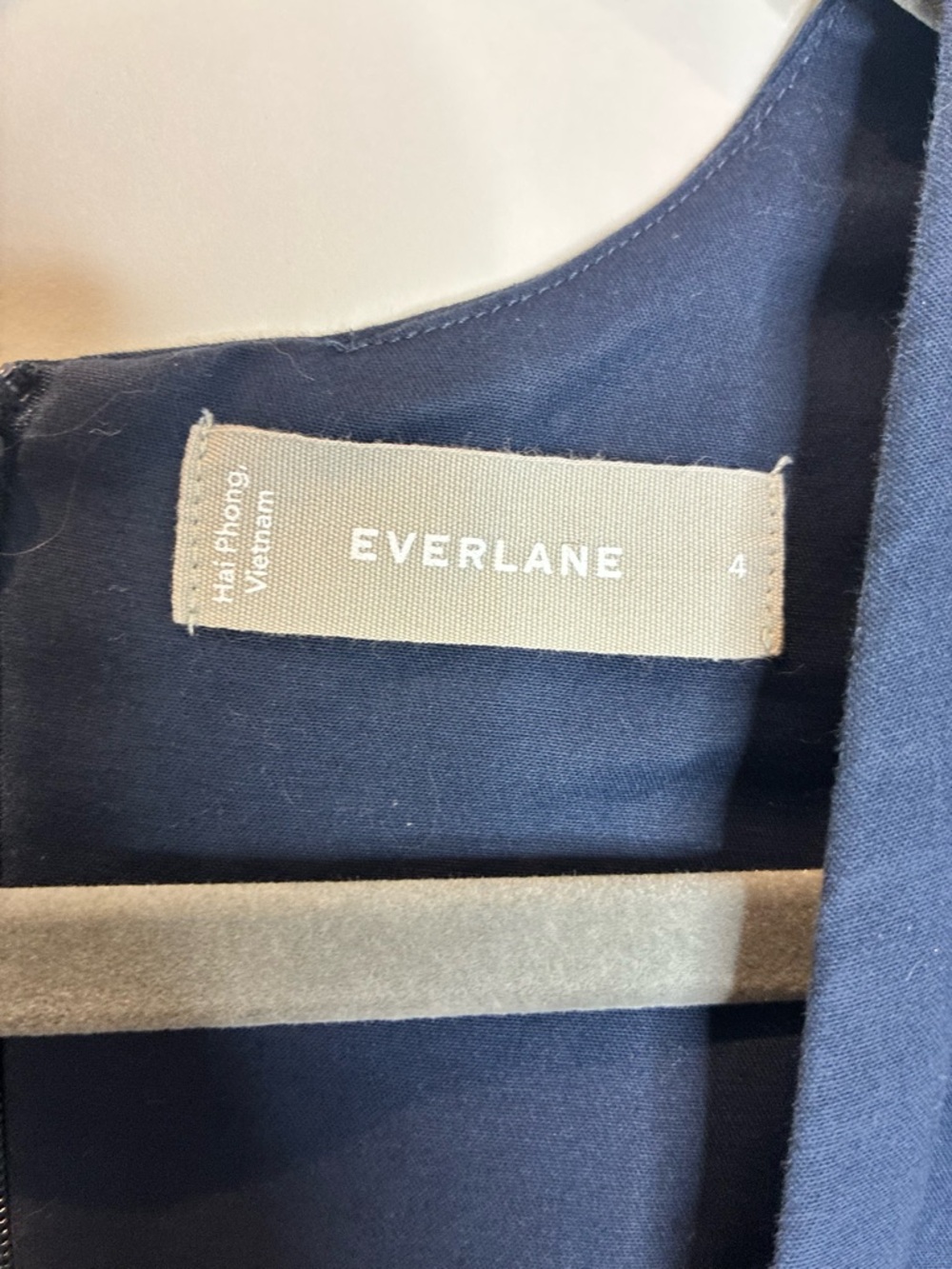 Everlane | Navy Structured Cotton Jumpsuit Sleeveless V-Neck Slim Fit Size 4 - Picture 6 of 6